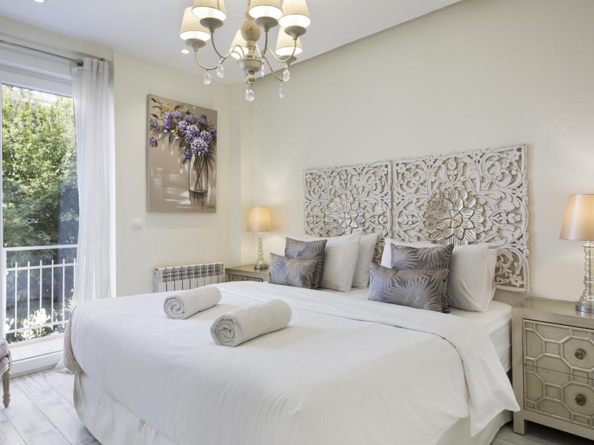 Sitges Spaces Mediterranean Apartments 5 Bedrooms, 4 Bathrooms, 75M2 Terrace, Centre Sitges- Sleeps 11 Exterior foto