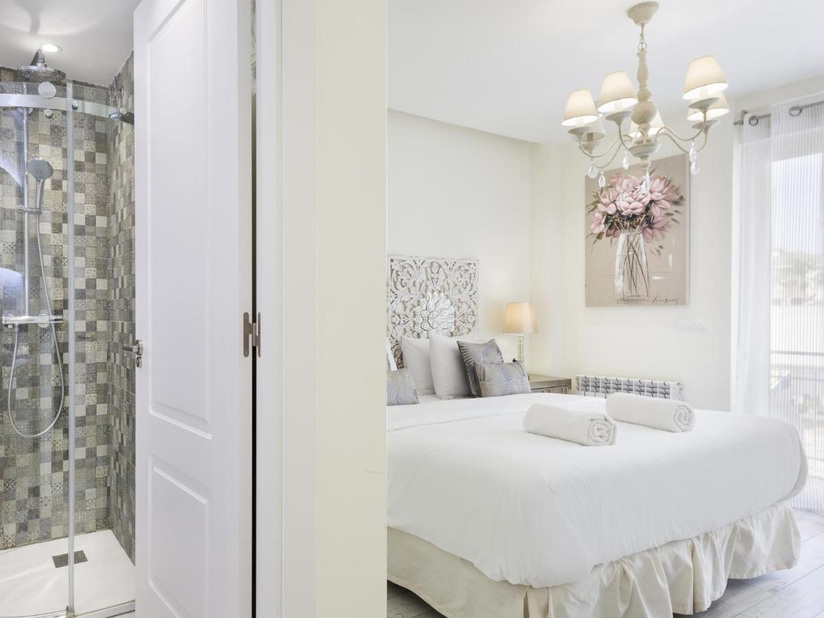 Sitges Spaces Mediterranean Apartments 5 Bedrooms, 4 Bathrooms, 75M2 Terrace, Centre Sitges- Sleeps 11 Exterior foto